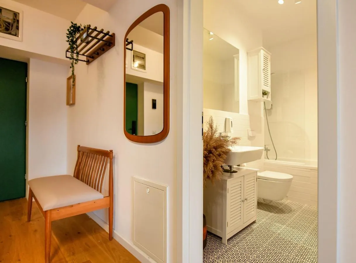 Apartment The Geometrist - Stunning 1Br Apt With Balcony Bucharest