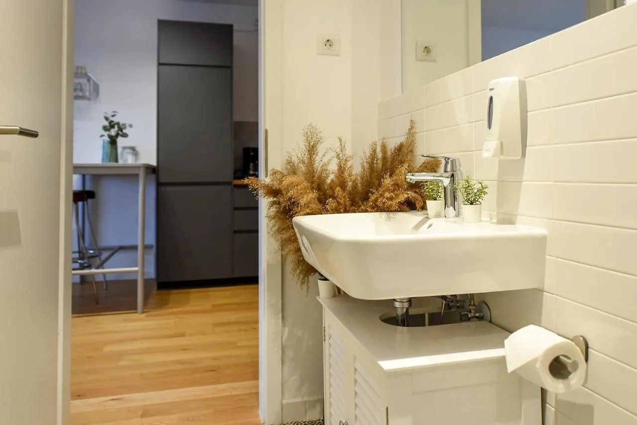 Apartment The Geometrist - Stunning 1Br Apt With Balcony Bucharest